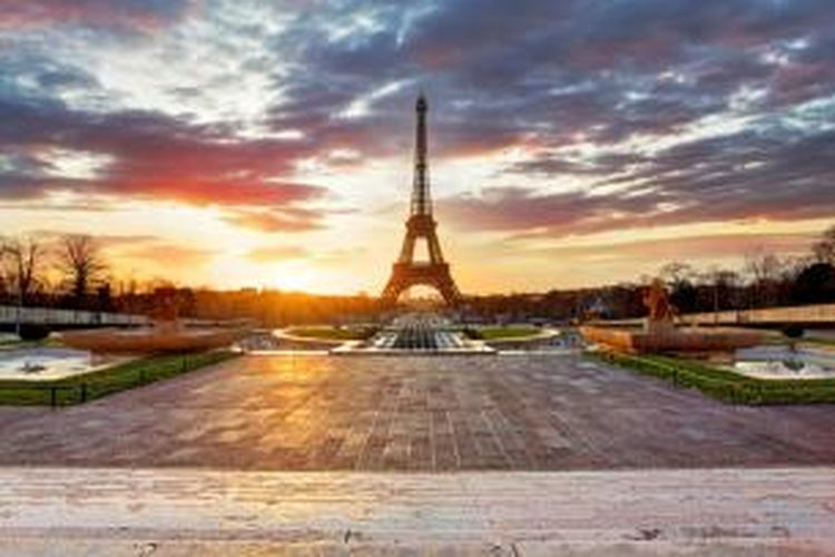 Menara Eiffel di Paris, Perancis. 