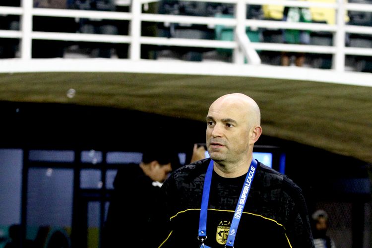 Solusi Bernardo Tavares untuk Hadapi Badai Cedera di Persebaya