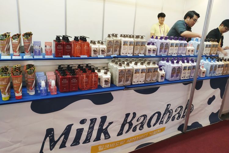 Salah satu partisipan dalam Cosmetics & Beauty Expo Osong Korea 2019, yang digelar pada 22-26 Oktober 2019 di Osong Station.