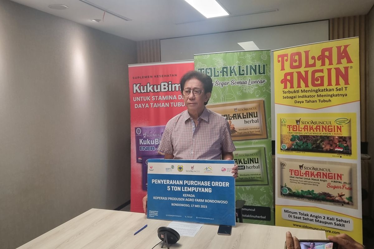 Direktur Sido Muncul Irwan Hidayat menghadiri penandatanganan kerja sama dengan Koperasi Agro Farm Bondowoso secara daring di Kantor Sido Muncul di Hotel Tentrem Semarang, Rabu (17/5/2023)