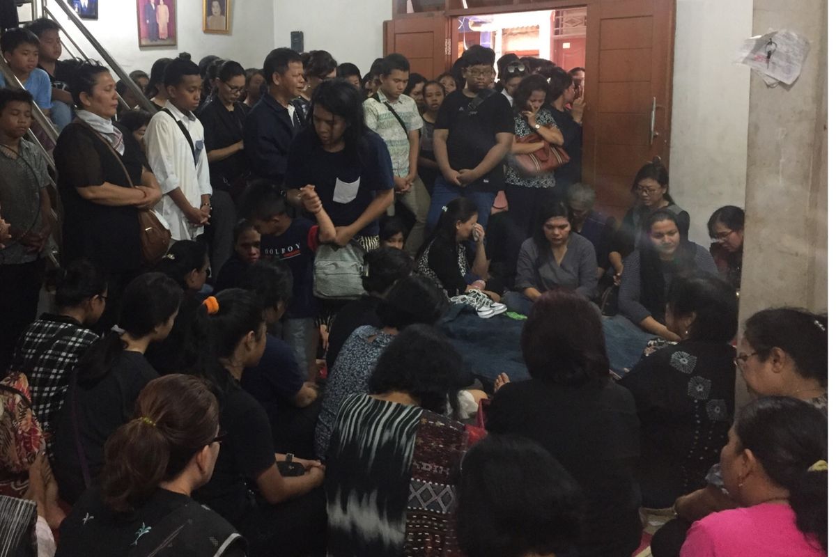 Suasana rumah duka Christiano, korban tenggelam di Duren Sawit, Jakarta Timur, Sabtu (26/10/2019).