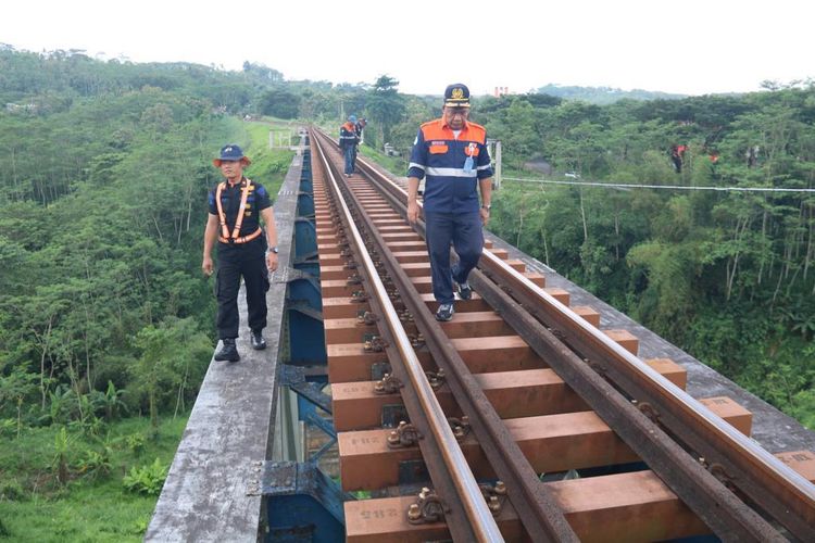 Pengecekan jalur kereta di area Malang Raya beberapa waktu lalu.