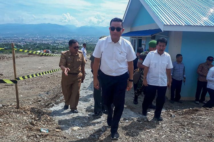 Menteri Sosial RI, Juliari Peter Batubara saat berkunjung ke Palu, Selasa (29/10/2019).