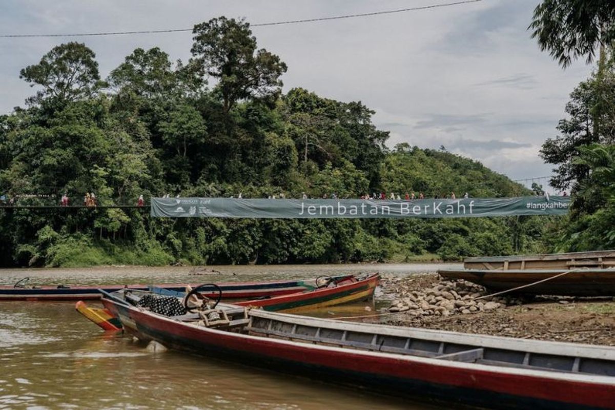 Jembatan Berkahf di Desa Muara Kuis kini berdiri kokoh sebagai akses baru yang memudahkan mobilitas lebih dari 1.300 warga Musi Rawas Utara. 