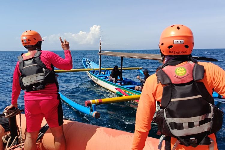 Sedang Berselancar di Gianyar, Bule Australia Temukan Jenazah Perempuan yang Hilang Terseret Arus