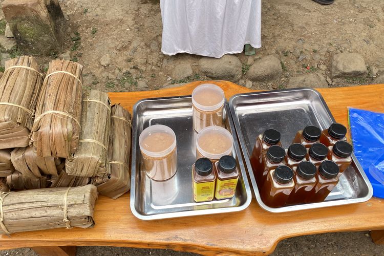 Menjaga Hutan, Menghidupi Kampung: Gula Aren-Madu Jadi Napas Ekonomi Kampung Adat Kuta