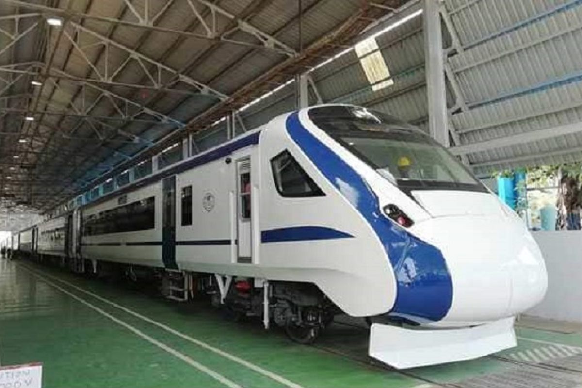 Train 18, kereta tanpa awak pertama di India.