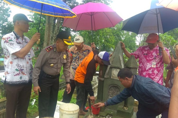 isu penurunan salib di kampung medan