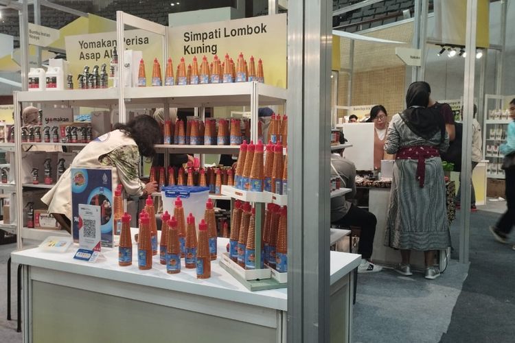 Stan Lombok Kuning Simpati milik RIdwan di pameran UMKM EXPO(RT) BRILIANPRENEUR 2023 di Jakarta Convention Center, Senayan.