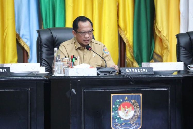 Mendagri menyampaikan instruksi Presiden Jokowi kepada Bulog untuk menyetok beras sebagai upaya mengantisipasi dampak El Nino.
