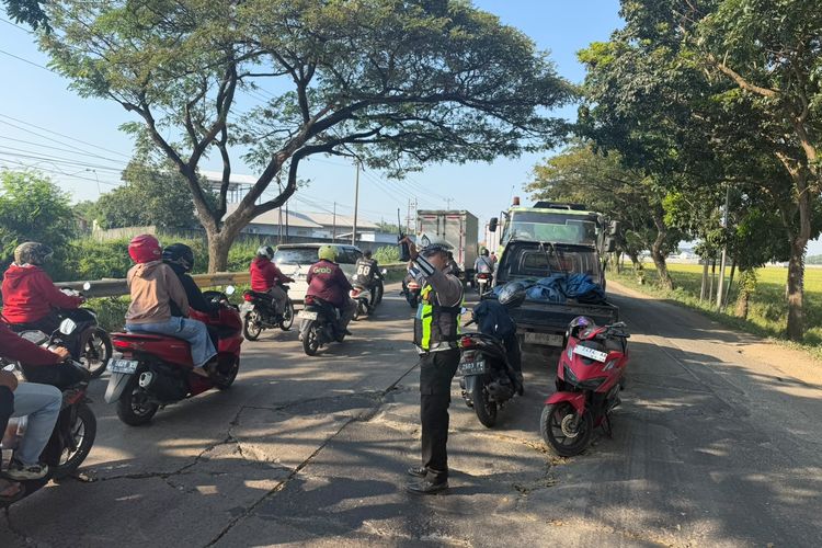 Kemacetan Parah di Pantura Pati, Sopir asal Bandung Terjebak Berjam-jam