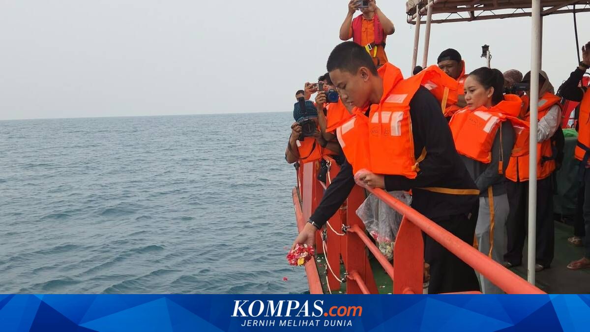 Families Hold Memorial for Journalists Missing in Sunda Strait