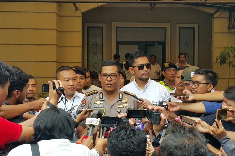 Kepala Bidang Hubungan Masyarakat Polda Metro Jaya Komisaris Besar Polisi Argo Yuwono.