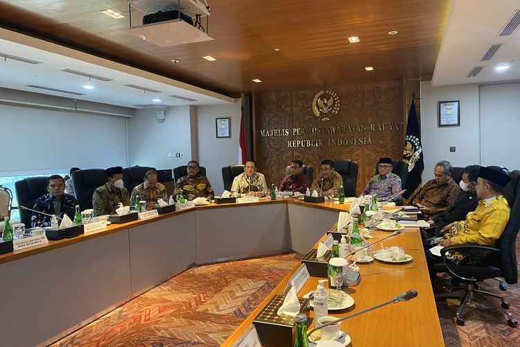 Para pimpinan MPR dan Badan Pengkajian menggelar rapat gabungan tertutup di Gedung MPR, Jakarta, Kamis (7/7/2022).