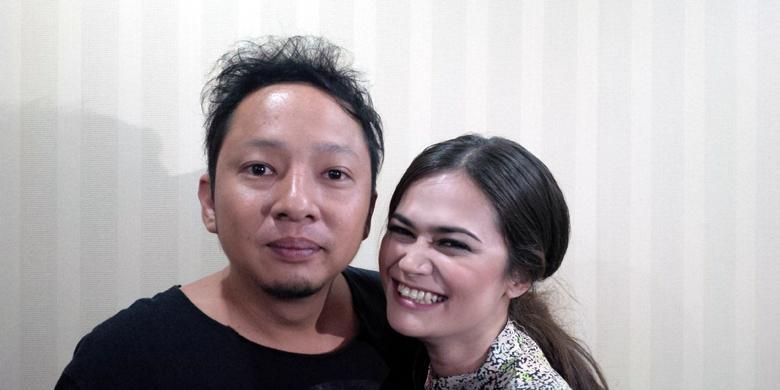 Artis peran Ringgo Agus Rahman bersama istrinya, Sabai Morscheck, diabadikan di Hotel Swiss Bell, Kemang, Jakarta Selatan, Rabu (24/6/2015).