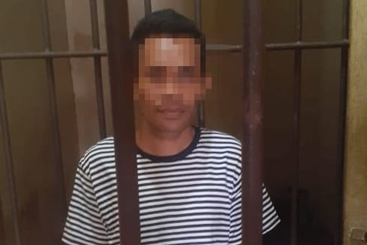 RH (35) seorang Kepala Sekolah Dasar (SD) di Namrole, Buru Selatan maluku Ditangkap polisi karena memerkosa siswinya yang masih dibawah umur, Senin (10/10/2022)