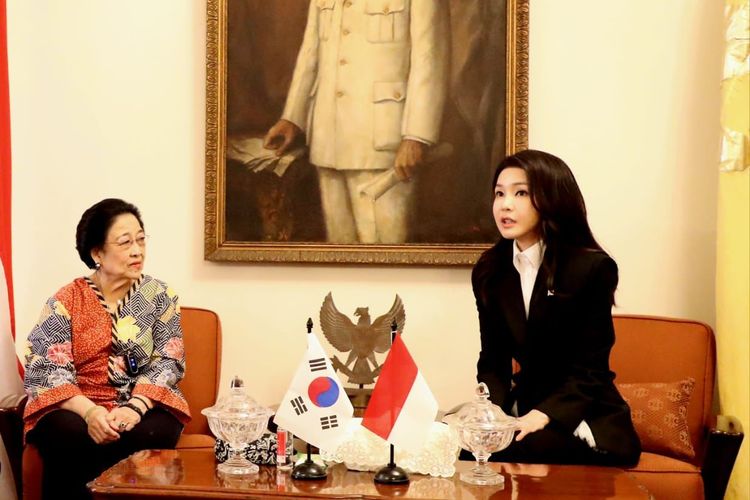 Presiden kelima RI Megawati Soekarnoputri dan Ibu Negara Korea Selatan Kim Keon Hee di Istana Batu Tulis, Bogor, Jawa Barat, Kamis (7/9/2023).