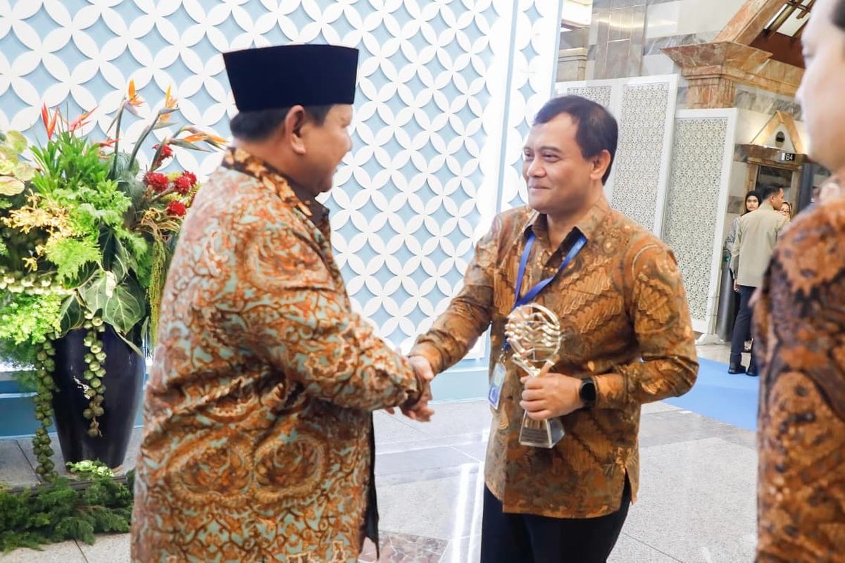 Pemerintah Provinsi Jawa Tengah (Jateng) berhasil mempertahankan prestasi sebagai Tim Pengendali Inflasi Daerah (TPID) berkinerja terbaik tingkat provinsi kawasan Jawa-Bali pada 2025. 