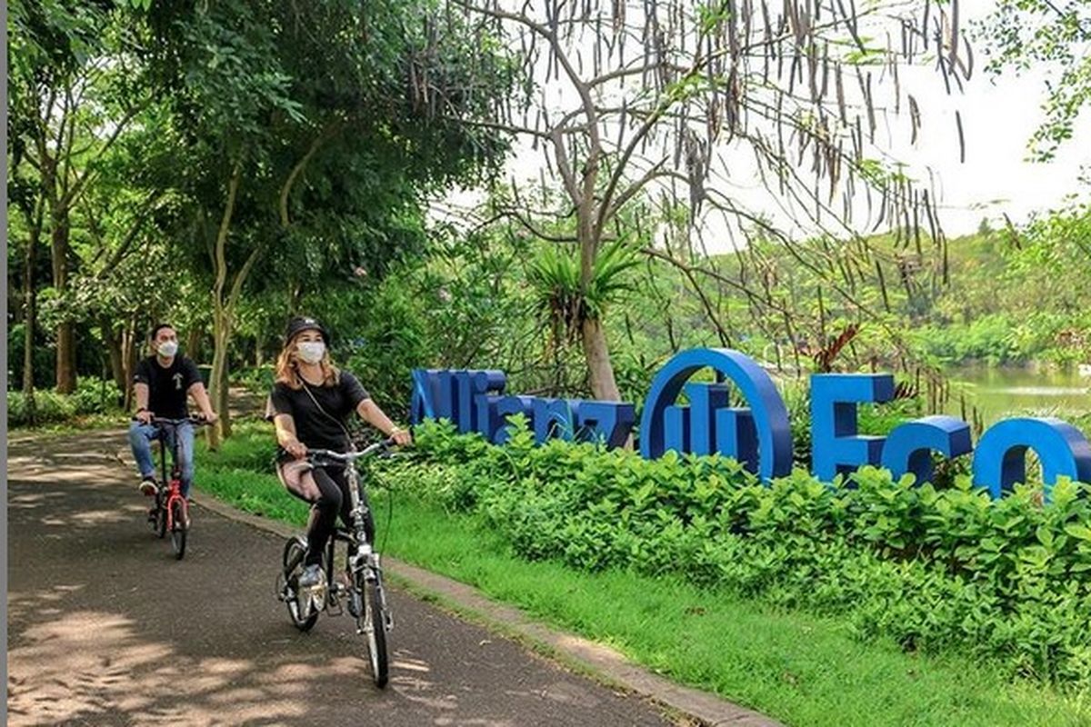 Bersepeda di Allianz Ecopark Ancol, Jakarta