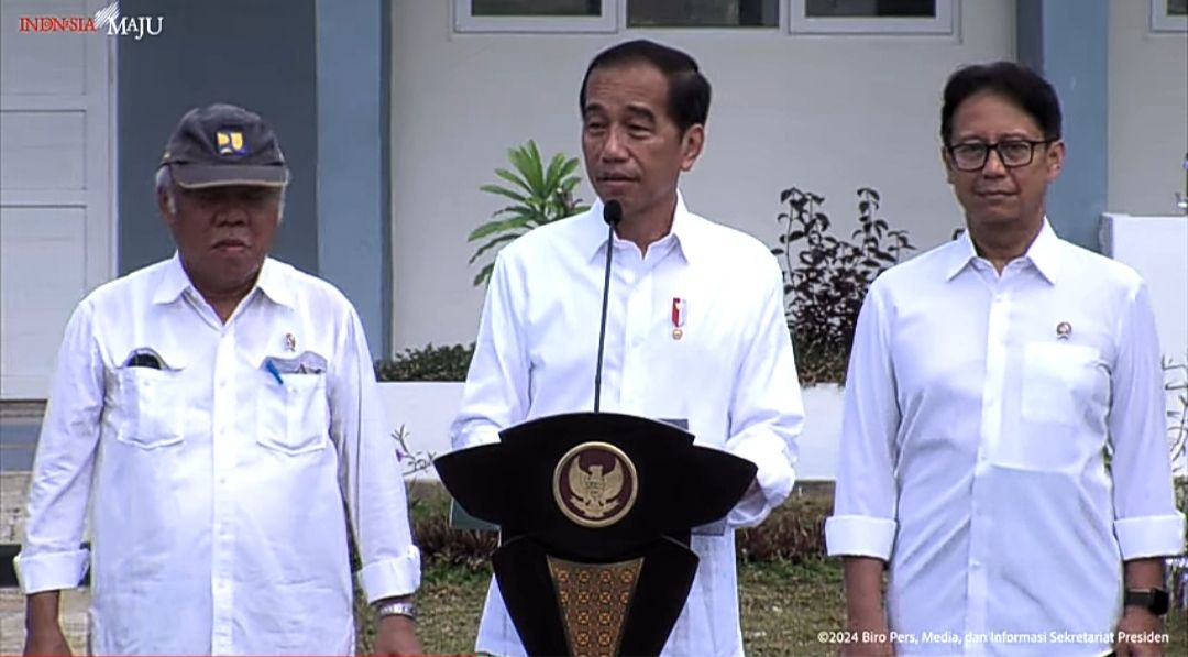 Jokowi Akan Berikan Satyalancana kepada Gibran dan Bobby, Ini Alasannya