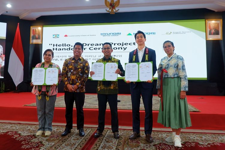 Acara serah terima program Hello, E-Dream Project dari Hyundai Engineering kepada Pemerintah Kota Balikpapan dilaksanakan pada Kamis (7/3/2024) di Aula Balai Kota Balikpapan, Kalimantan Timur.