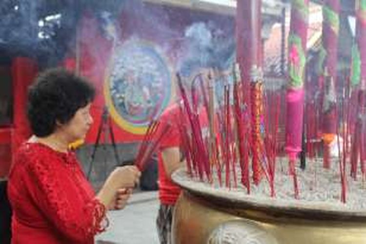 Klenteng Dharma Bhakti merupakan klenteng tertua yang berada di kawasan Jakarta, Minggu (7/2/2016).