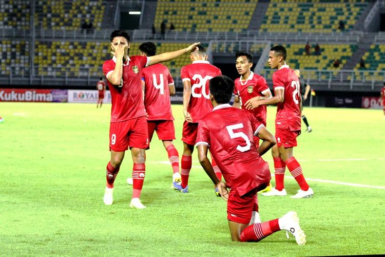 Hasil Timnas U20 Indonesia Vs Timor Leste: Selebrasi penyerang Timnas U20 Indonesia, Hokky Caraka, seusai membobol gawang Timor Leste dalam pertandingan Kualifikasi Piala Asia U20 2023 di Stadion Gelora Bung Tomo, Rabu (14/9/2022).