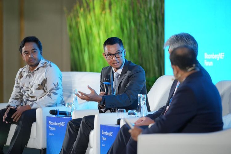 Dukung Target NZE 2060, PLN Siap Tambah Kapasitas Energi Berbasis EBT