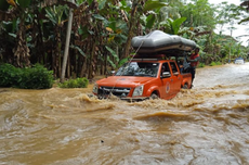 Rahasia Mobil Offroad Tidak Mogok Saat Melibas Genangan Air