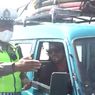 Diduga Salah Gunakan Izin Tinggal, WN AS yang Sopiri Angkot di Bali Diserahkan ke Imigrasi