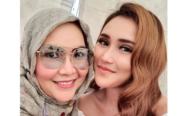 Cerita Umi Kalsum Saat Ayu Ting Ting Dilarikan ke Rumah Sakit