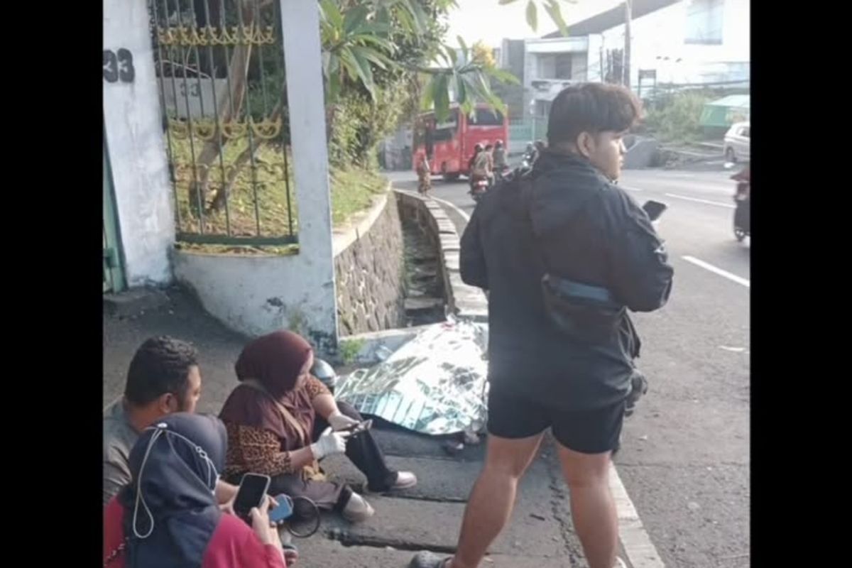 Clarabella, seorang mahasiswi asal Kabupaten Pekalongan tewas setelah terlibat kecelakaan di Jalan Dr. Wahidin No. 33 Tanahputih Candisari Kota Semarang, Jawa Tengah pada Minggu (27/4/2025).