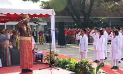 Peringati Hardiknas, Danny Pomanto Canangkan Penggunaan Baju Adat dan Penerapan Program 