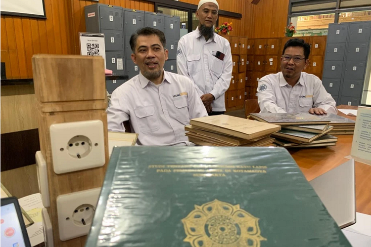 UGM: Jokowi Alumnus Fakultas Kehutanan, Ijazah dan Skripsi Asli