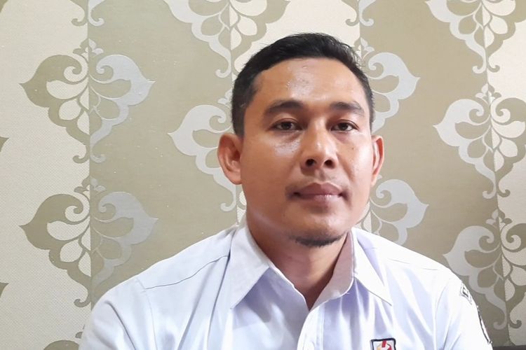 Ketua Bawaslu Kabupaten Blora, Andika Fuad Ibrahim saat diwawancarai wartawan di kantornya, Rabu (3/1/2024)