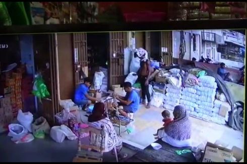 Orang dengan Gangguan Jiwa Mengamuk dan Obrak-abrik Pasar di Polewali Mandar