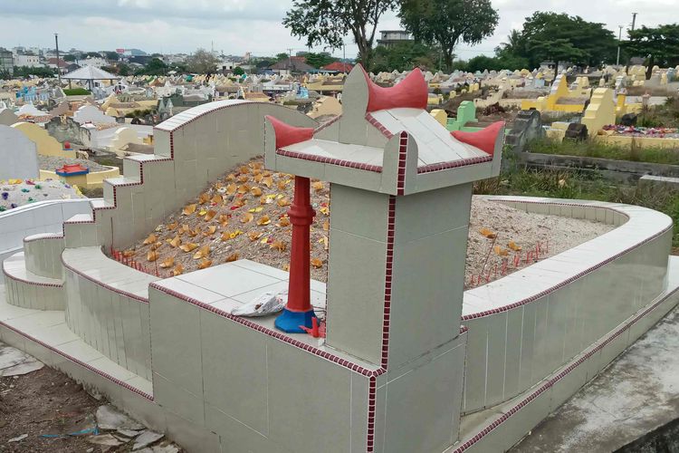 Pekuburan Sentosa yang berisi makam warga etnis Tionghoa di Pangkalpinang, Selasa (5/4/2022).