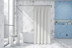 3 Tips Membersihkan TIrai Shower agar Bebas Jamur dan Lumut