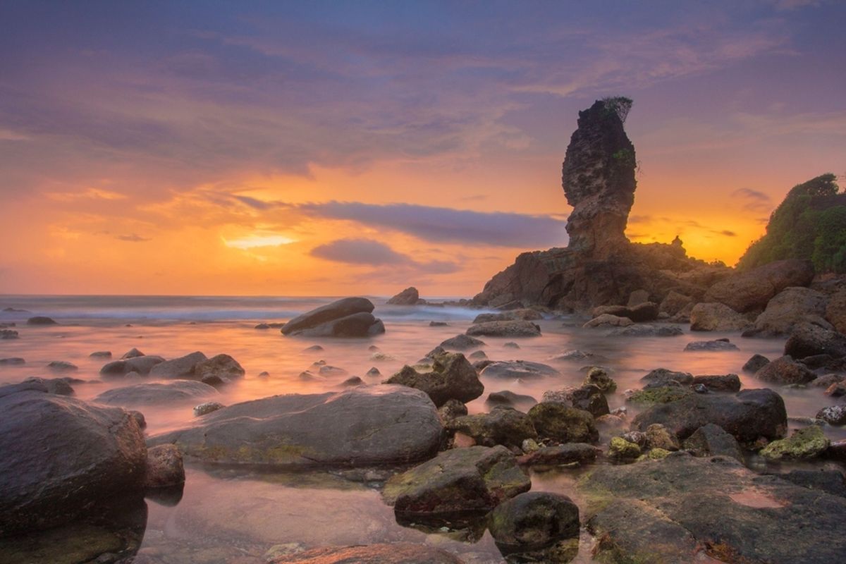 Pemandangan pantai di Pulau Sumba.