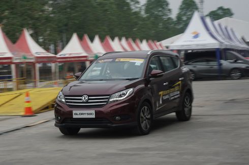 DFSK Glory 580 Jadi Mobil Favorit di GIIAS Makassar