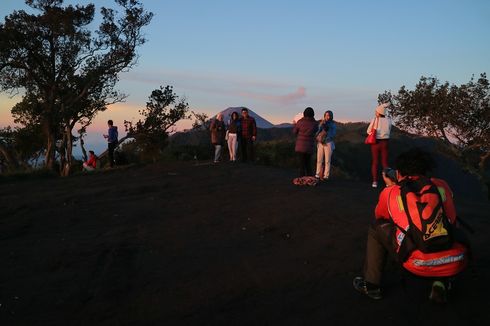 Mulai 1 Januari 2018, Pendakian Gunung Semeru Ditutup Total