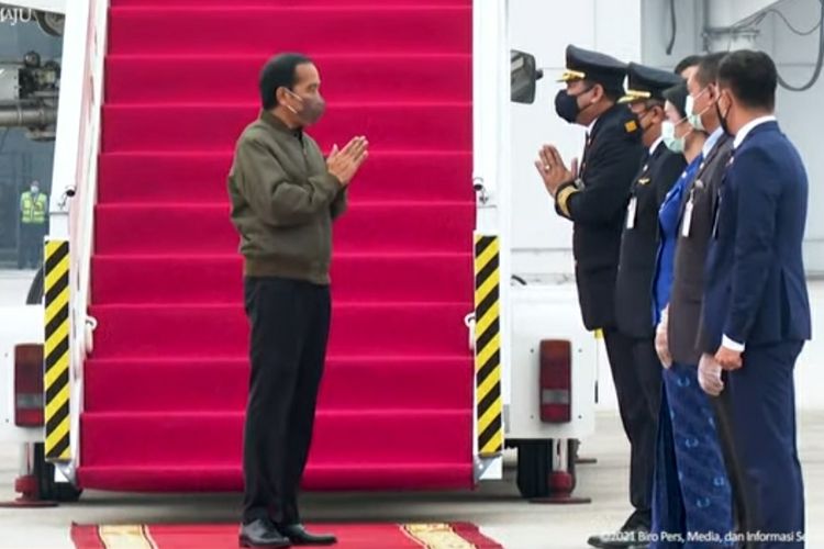 Presiden Joko Widodo tiba kembali di Tanah Air pada Jumat (5/11/2021) usai menyelesaiakan kunjungan selama tujuh hari ke tiga negara. 