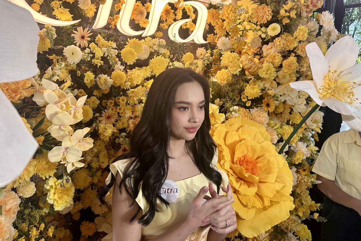 Penyanyi Lyodra Ginting dalam acara peluncuran produk Citra UV Body Lotion Baru yang digelar di Cilandak, Jakarta Selatan, Jumat (25/4/2025)