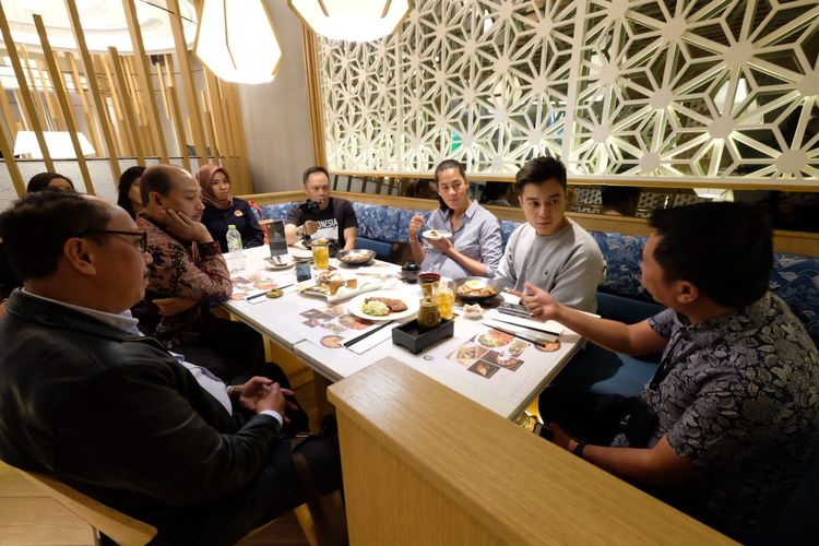 Artis peran Baim Wong saat ditemui Lembaga Perlindungan Saksi dan Korban (LPSK) di salah satu tempat restoran makan di bilangan Jakarta, Selasa (10/12/2019).