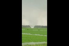 Viral, Video Detik-detik Angin Puting Beliung Hantam Kabupaten Madiun 