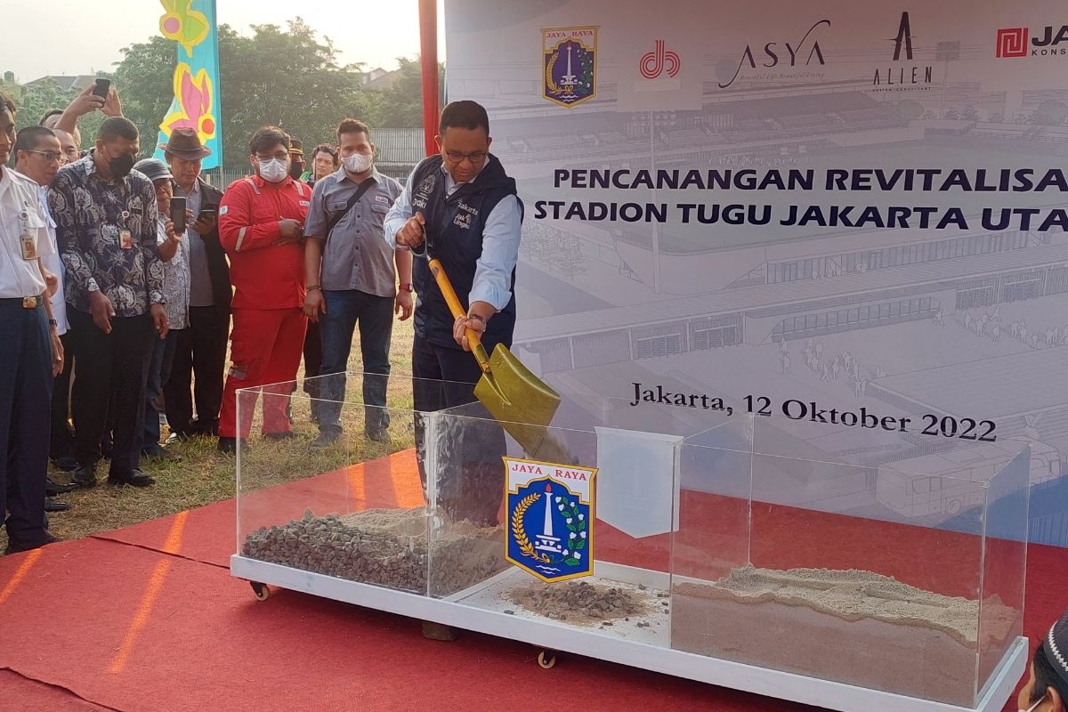 Gubernur DKI Jakarta Anies Baswedan saat secara simbolis meresmikan pencanangan revitalisasi Stadion Tugu, Jakarta Utara, Rabu (12/10/2022) sore.
