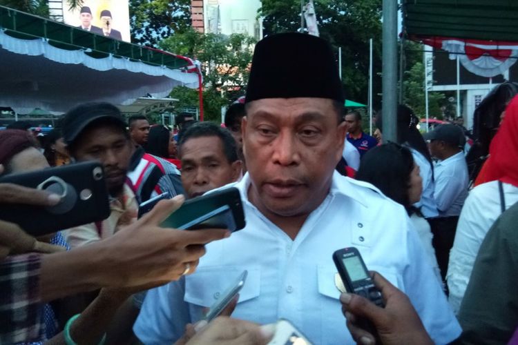 Irjen Pol Murad Ismail saat memberikan keterangan kepada waratwan di Ambon, Kamis (21/12/2017).