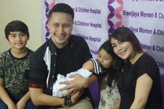 Fenita Jayanti dan Arie Untung Dikaruniai Anak Ketiga