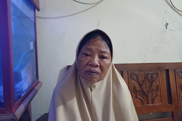 Nenek yang rumahnya dibakar anaknya sendiri Sarmini (60), saat ditemui pada Minggu (24/9/2023).