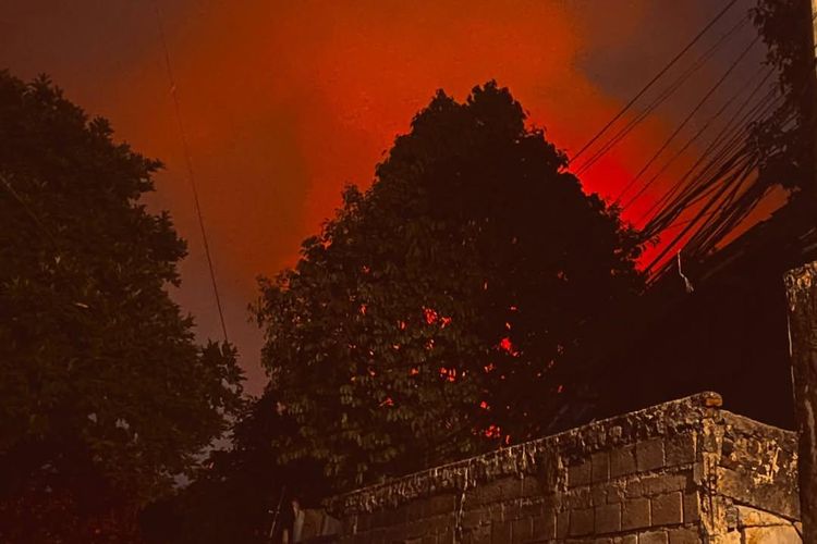 Lahan Kosong 5.000 Meter di Ciputat Terbakar hingga 27 Jam, Diduga karena Bakar Sampah atau Rokok